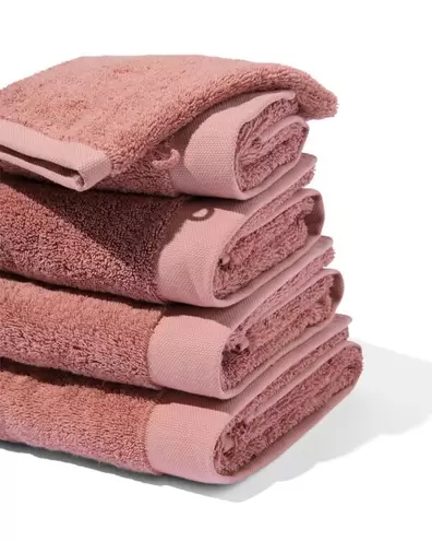 Serviettes de bain - hôtel extra doux rose foncé offre à 5,79€ sur Hema