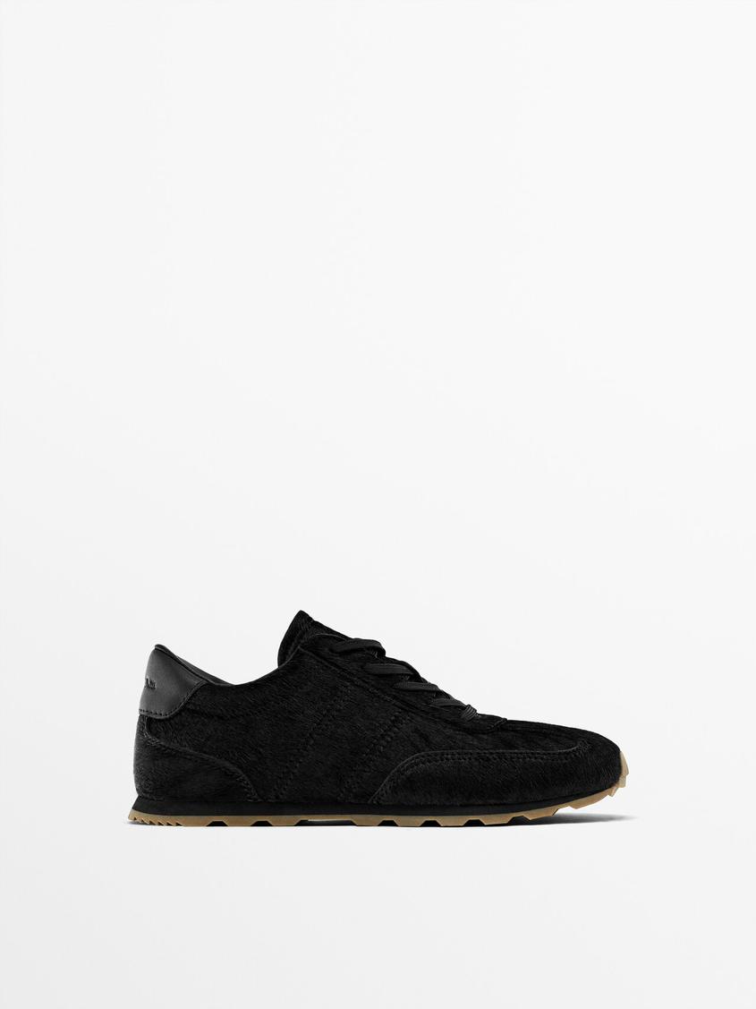 Sneakers en fourrure offre à 39,95€ sur Massimo Dutti