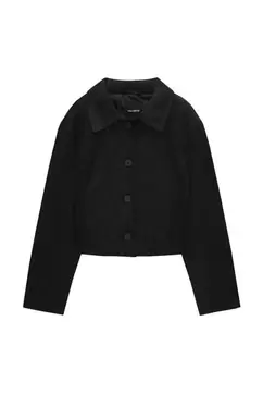 Veste cropped en suédine offre à 39,99€ sur Pull & Bear