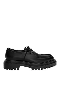 Chaussures à lacets offre à 45,99€ sur Pull & Bear