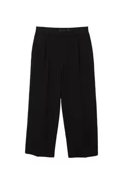 Pantalon habillé pinces offre à 45,99€ sur Pull & Bear