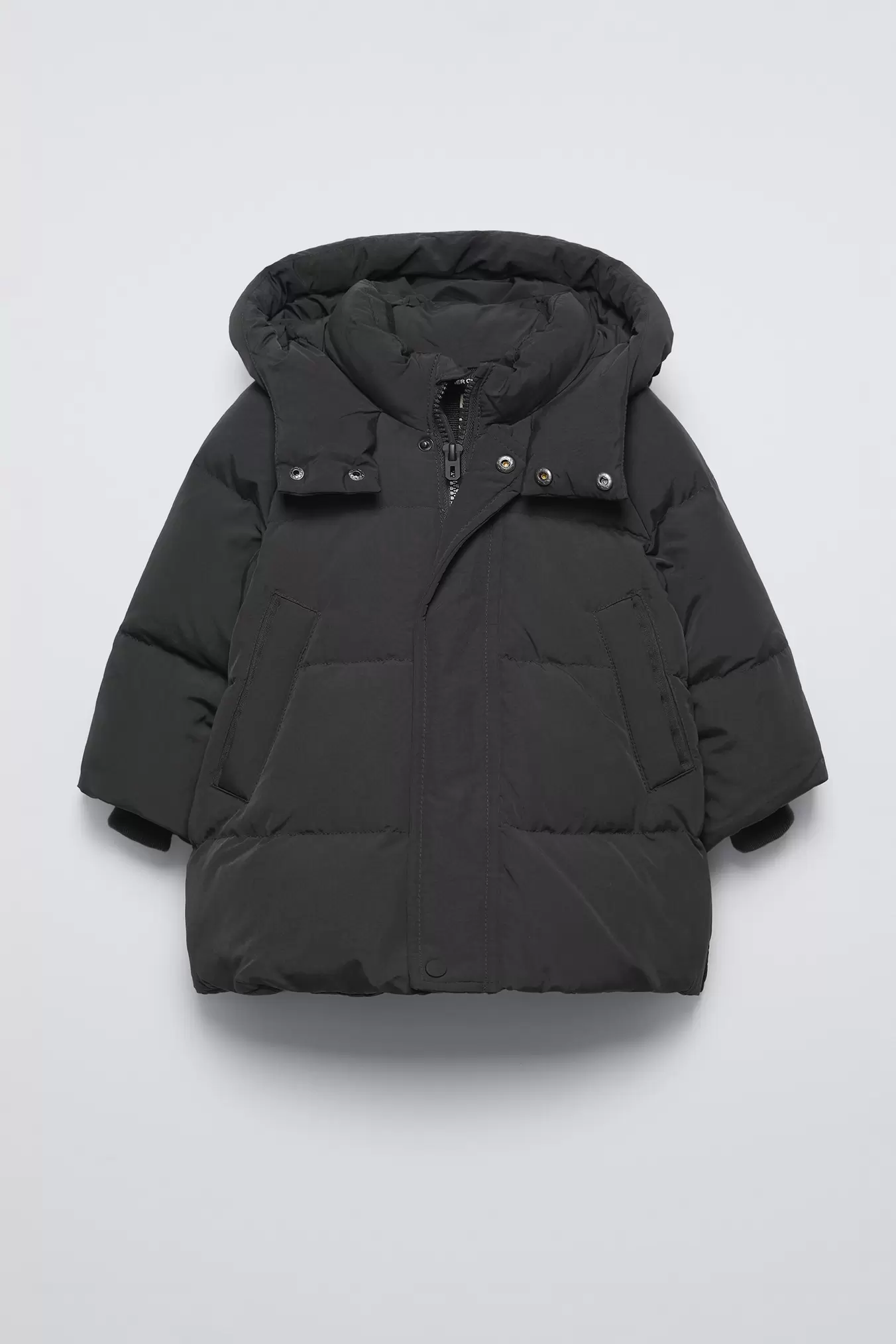 DOUDOUNE EN PLUME ET EN DUVET IMPERMÉABLE offre à 45,95€ sur Zara