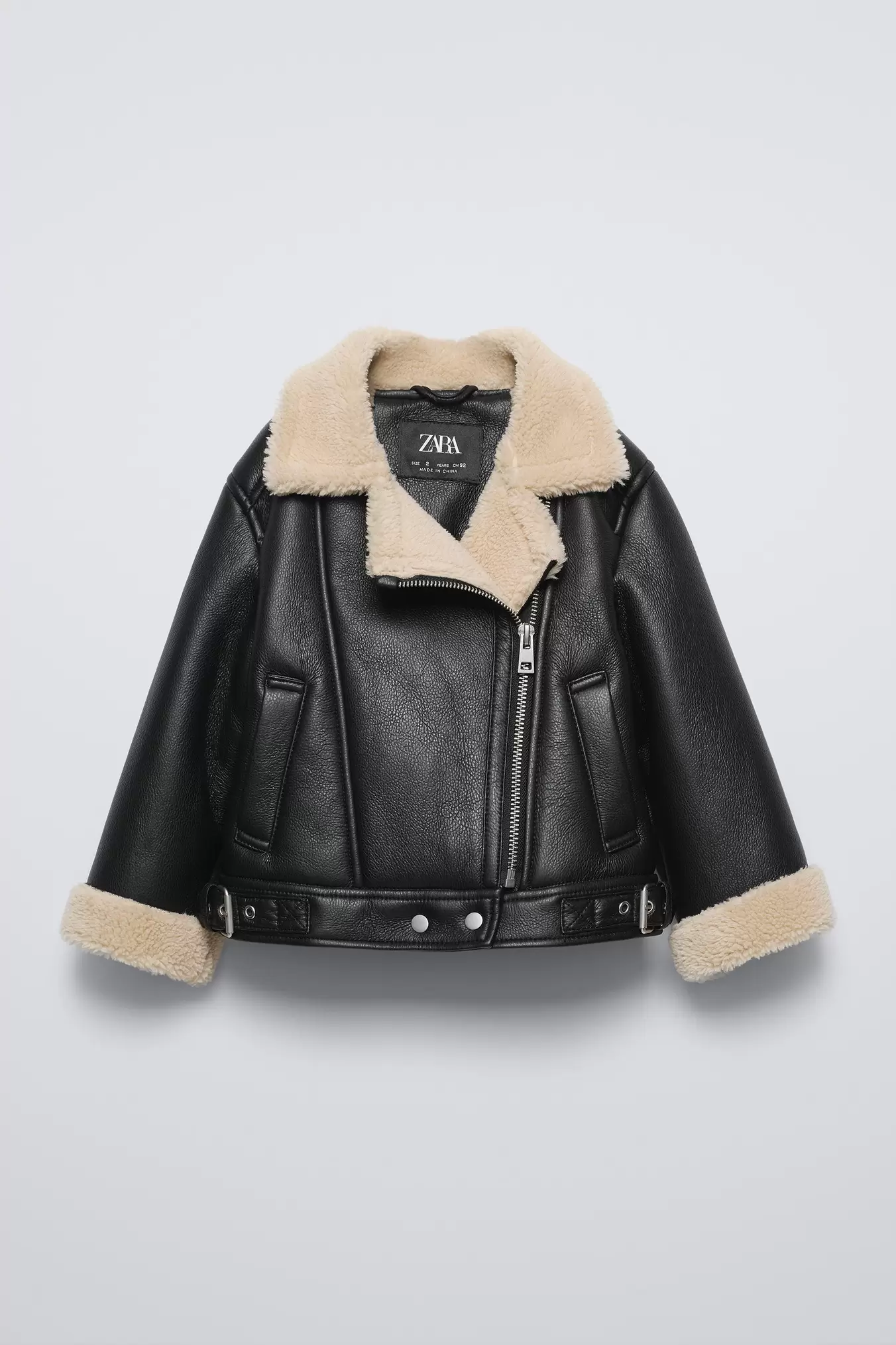 BLOUSON BIKER DOUBLÉ MOUTON offre à 39,95€ sur Zara