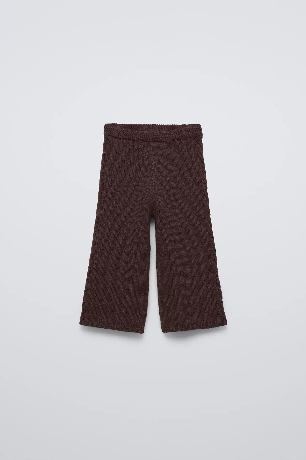 PANTALON EN MAILLE À TORSADES offre à 19,95€ sur Zara