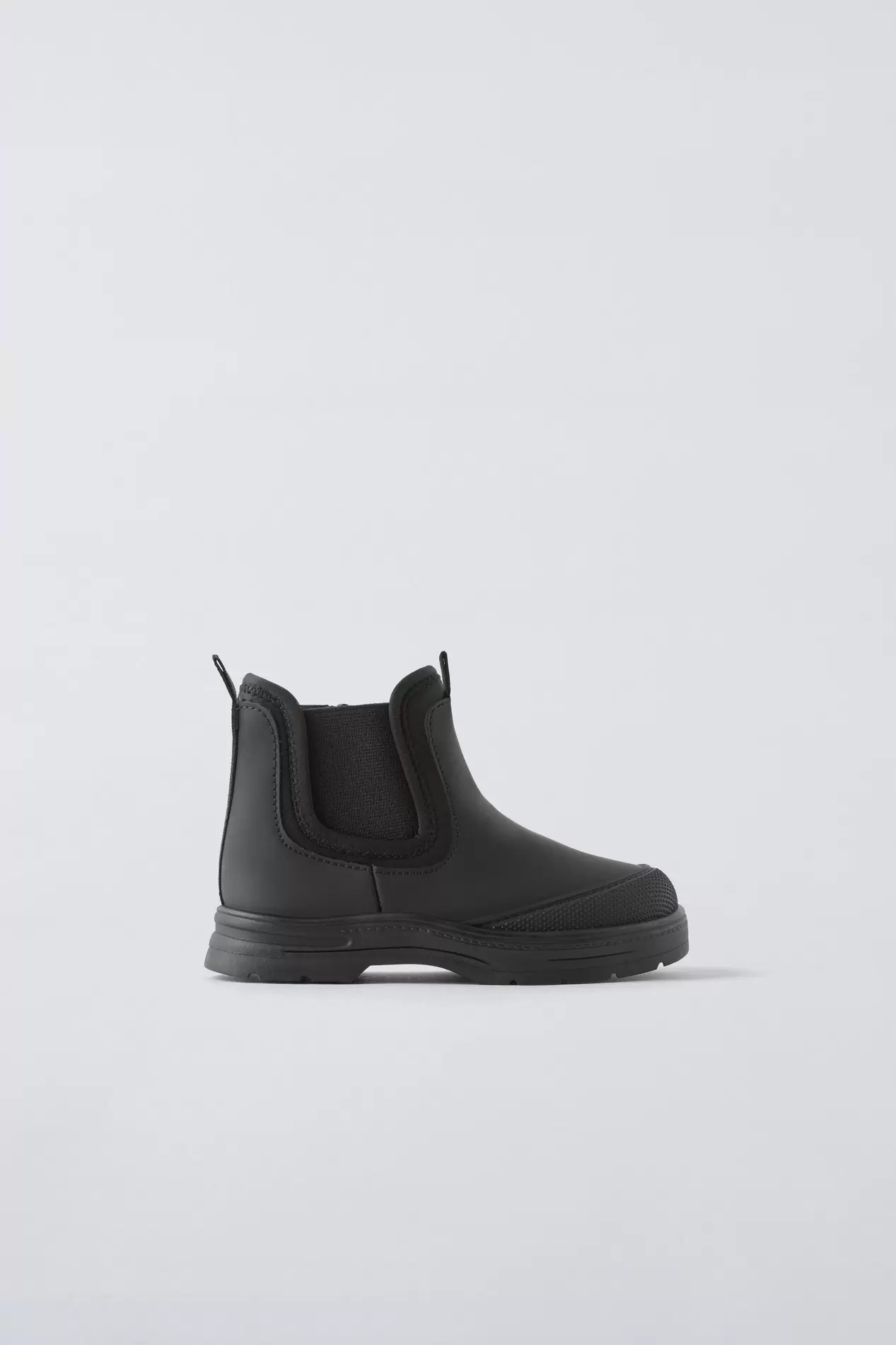 BOTTES GOMMÉES offre à 29,95€ sur Zara