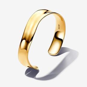 Bracelet Jonc Ouvert Épais de Forme Organique offre à 279€ sur Pandora