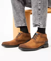 Low-boots avec surpiqûres et lacets contrastants homme offre à 31,49€ sur Gémo