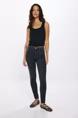 Jean slim raccourci offre à 27,99€ sur Springfield