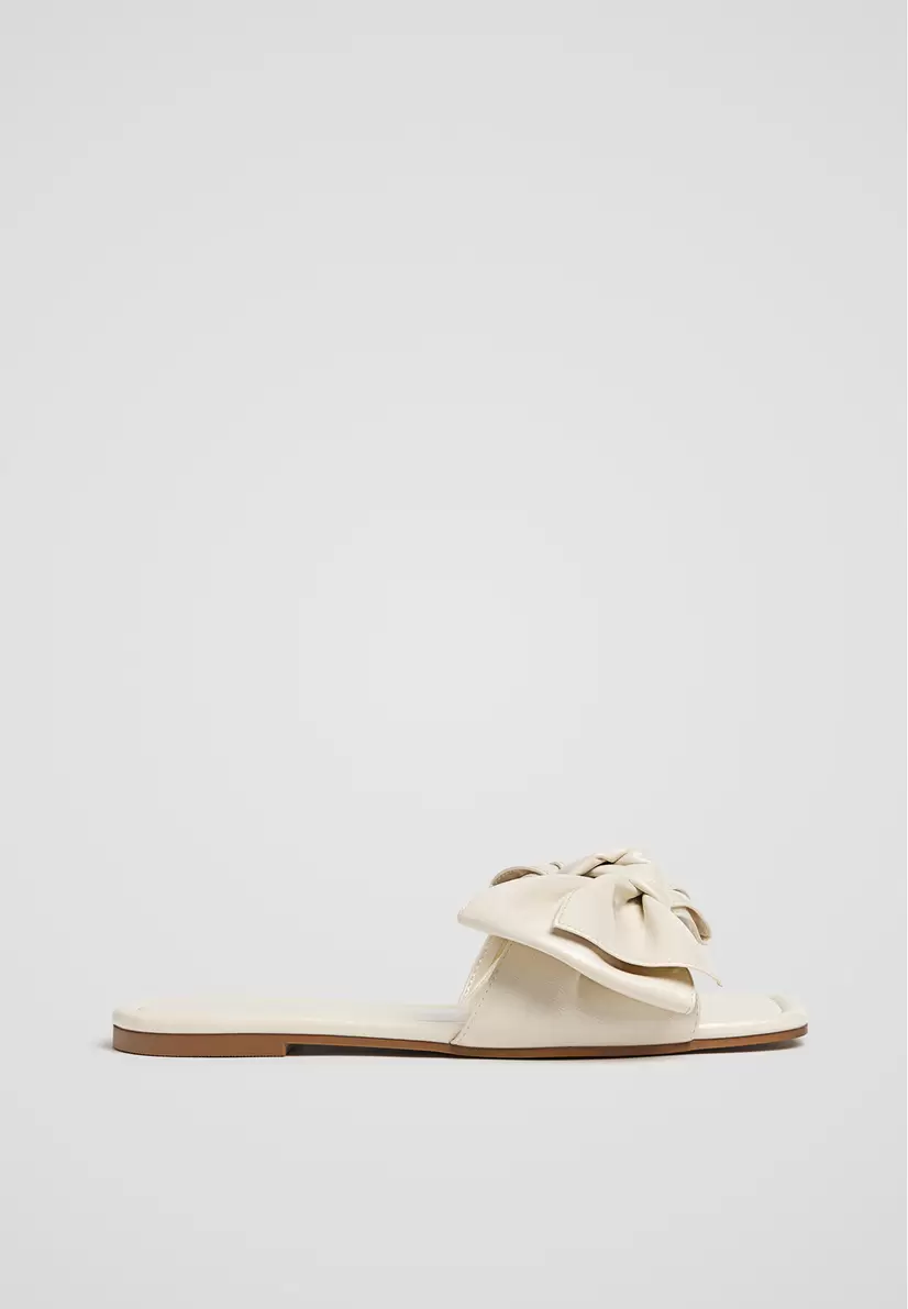 Mules nœud offre à 25,99€ sur Stradivarius