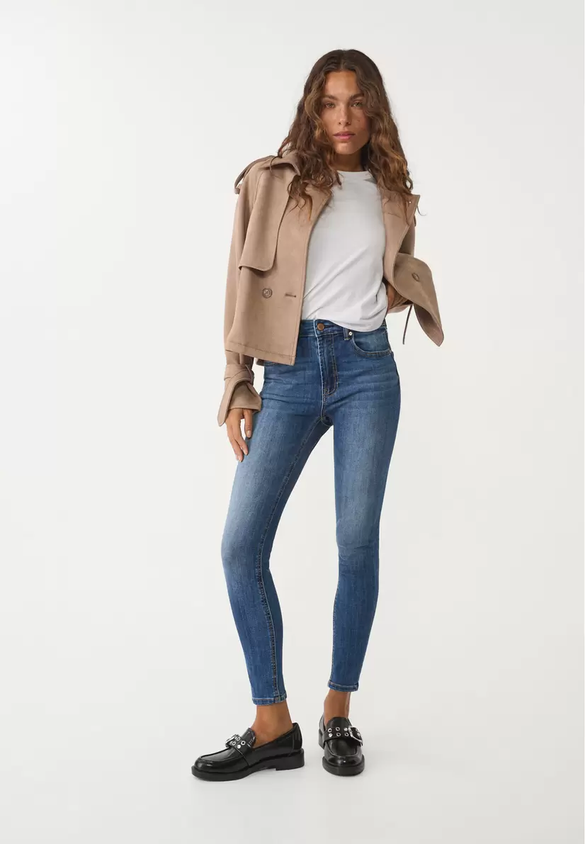 Jean D07 skinny taille normale offre à 22,99€ sur Stradivarius