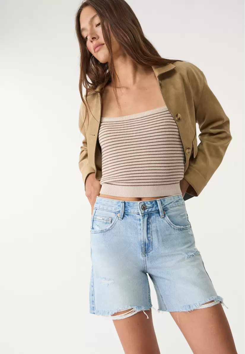 D93 Short denim longline offre à 25,99€ sur Stradivarius