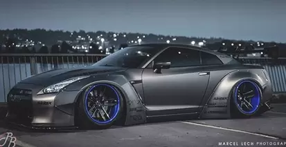 118 NISSAN GTR R35 LIBERTY WALK BODY KIT offre à 54,99€ sur La Grande Récré