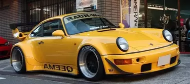 118 PORSCHE RWB BODY KIT QEEMA JAUNE 202 offre à 54,99€ sur La Grande Récré