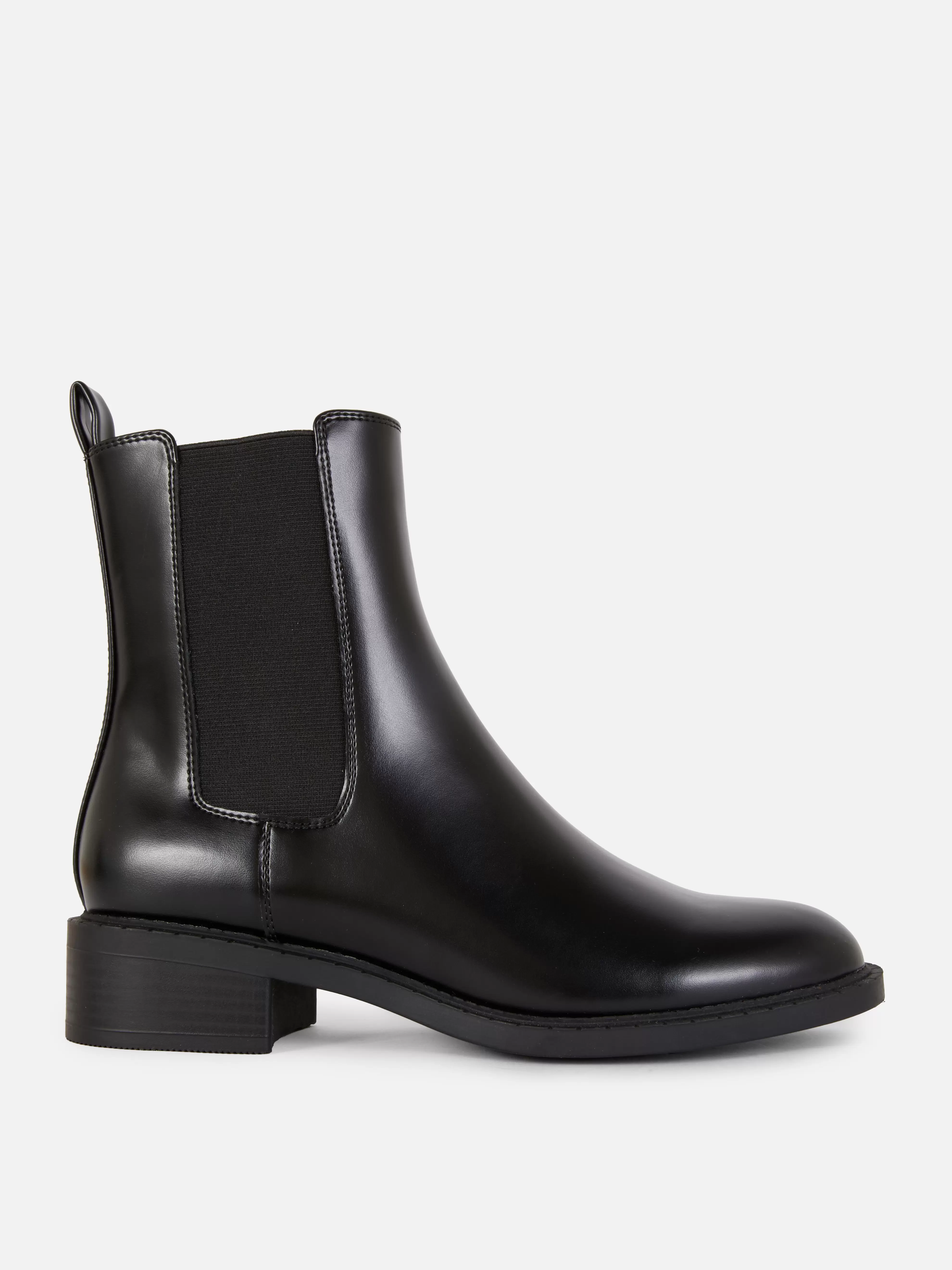 Bottines Chelsea en simili cuir offre à 22€ sur Primark