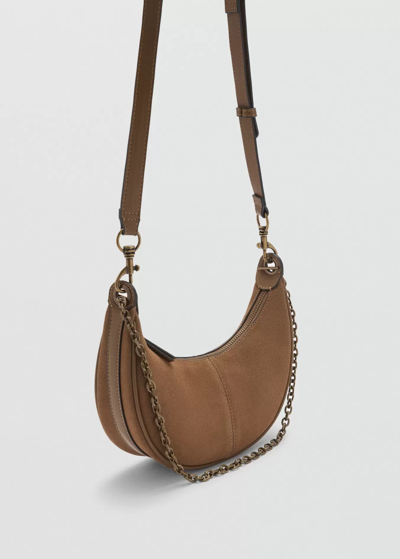 Sac ovale cuir offre à 39,99€ sur Mango