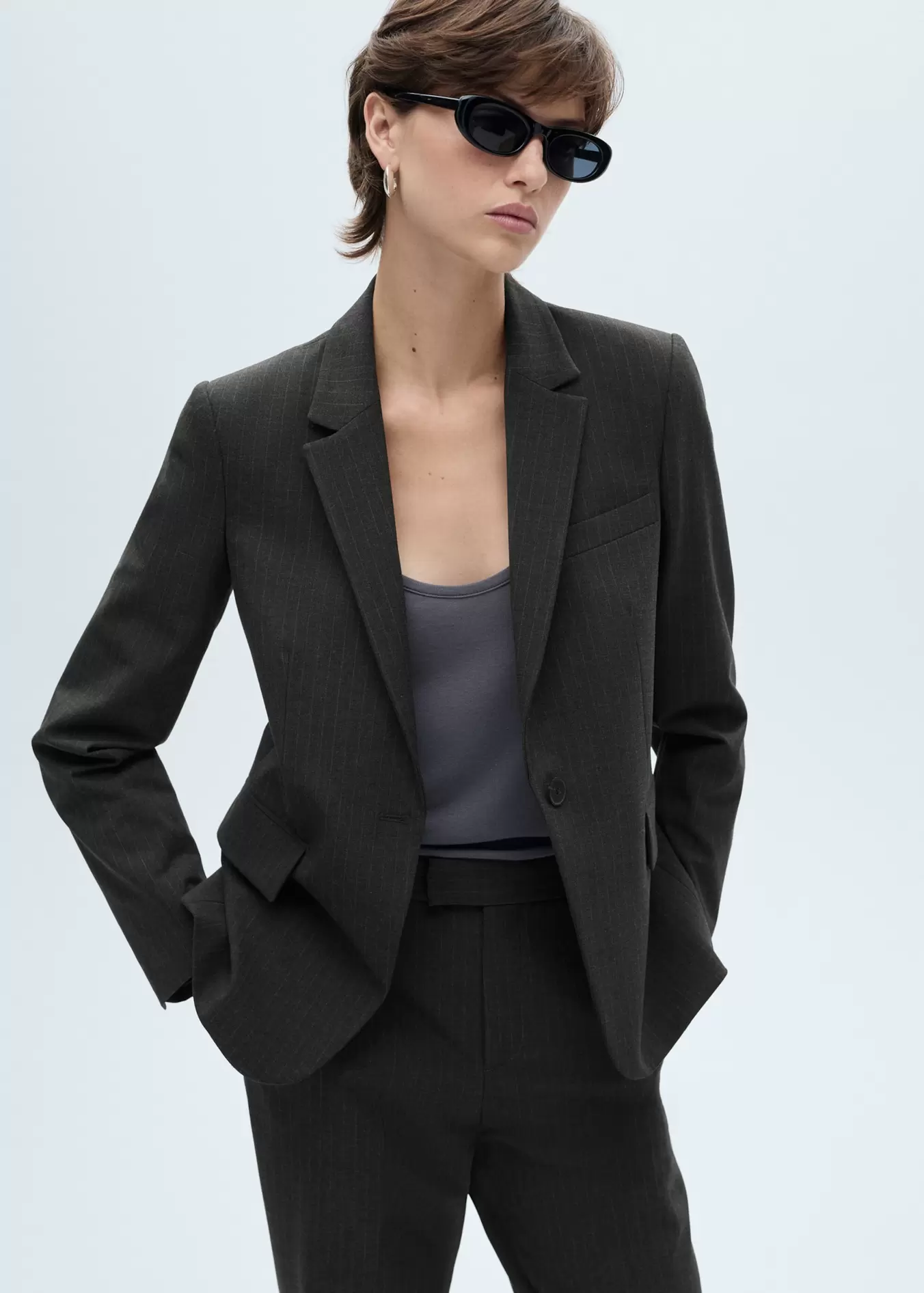 Blazer costume rayures tennis offre à 49,99€ sur Mango