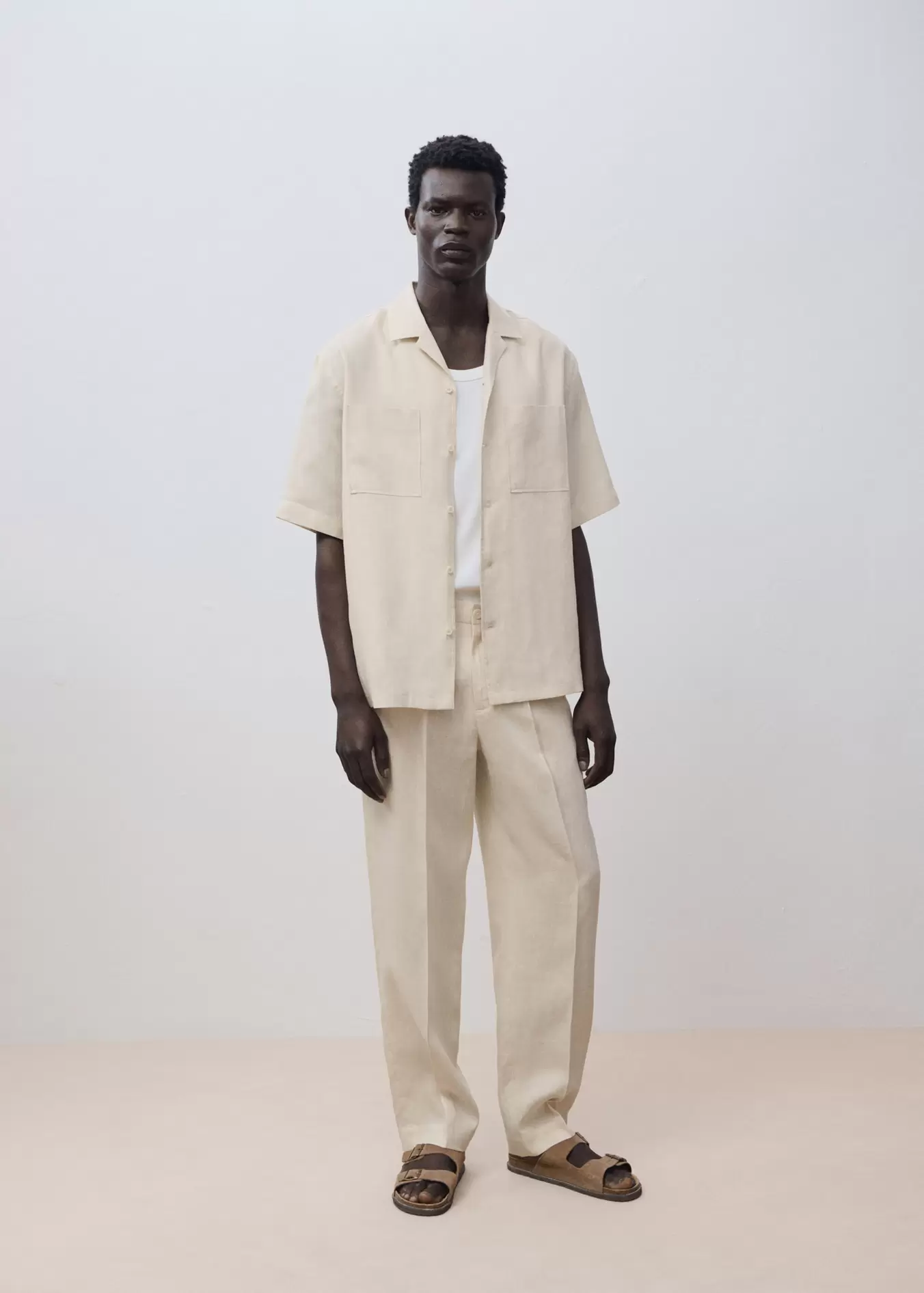 Pantalon 100 % lin pinces offre à 59,99€ sur Mango