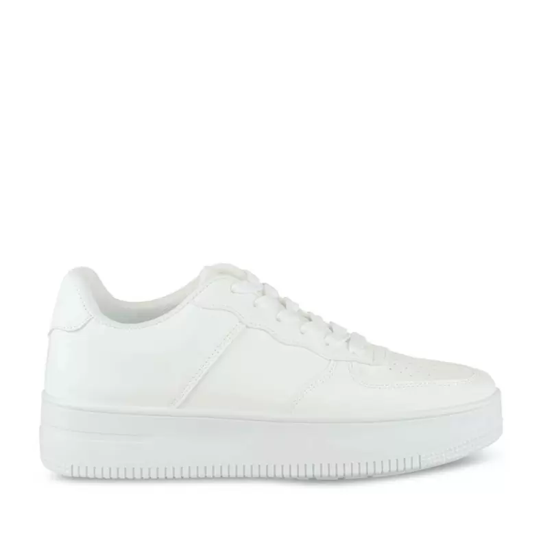 Baskets BLANC offre à 19,99€ sur Chaussea