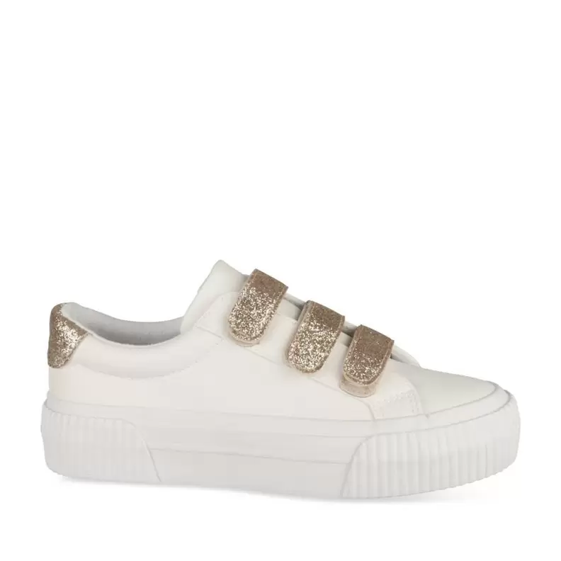 Baskets BLANC offre à 24,99€ sur Chaussea