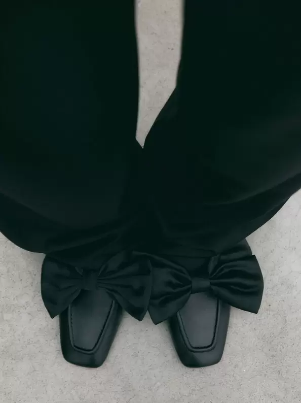 Leather Loafers With Bow offre à 59,99€ sur Parfois