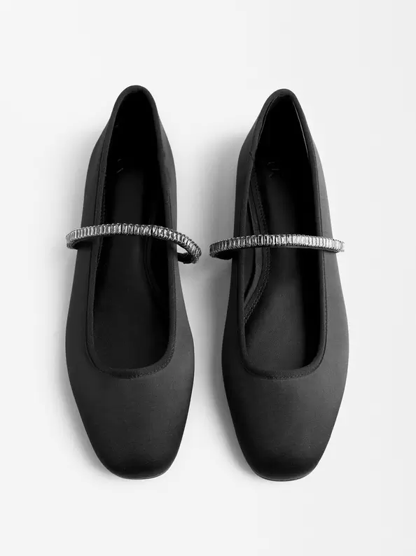 Strap Flats With Crystals offre à 39,99€ sur Parfois