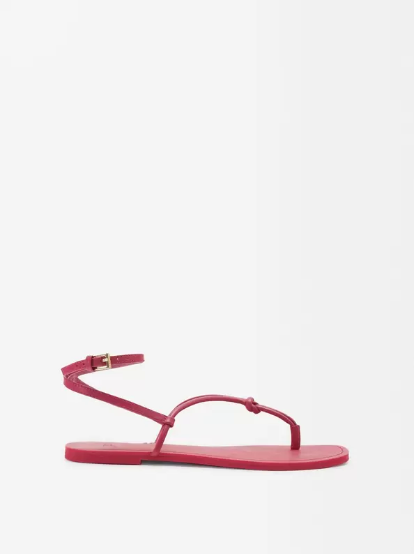 Flat Strappy Sandals offre à 5,99€ sur Parfois