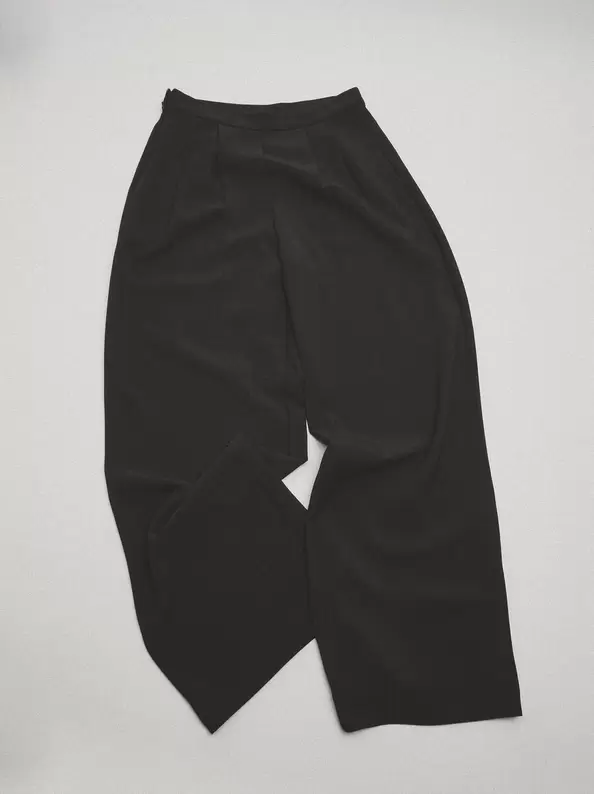 Flowing pants with pleats offre à 49,99€ sur Parfois