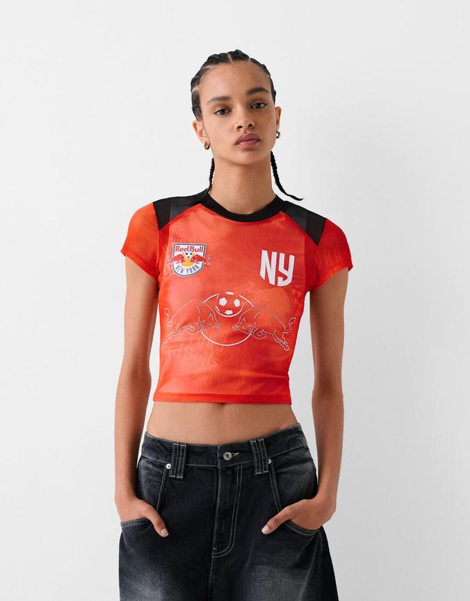 T-shirt New York Red Bulls cropped brillants offre à 25,99€ sur Bershka