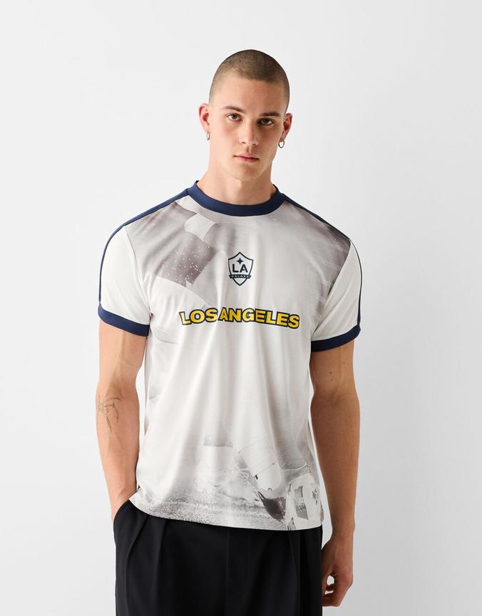 T-shirt technique LA Galaxy imprimé offre à 22,99€ sur Bershka