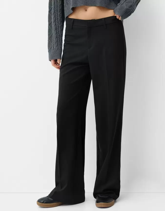 Pantalon jambe large coupe tailleur offre à 25,99€ sur Bershka