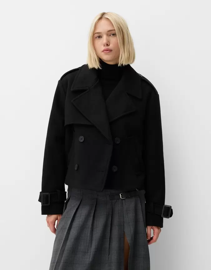 Blouson trench court soft offre à 45,99€ sur Bershka