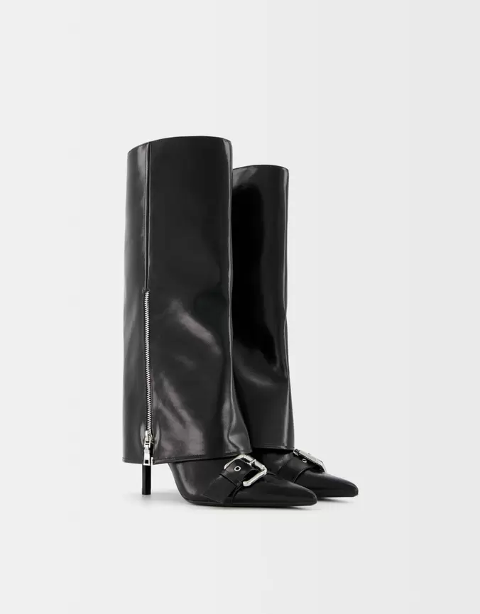 Bottes guêtres talon boucles offre à 75,99€ sur Bershka