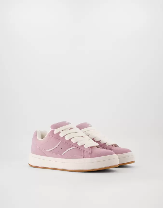 Sneakers skate croûte de cuir offre à 35,99€ sur Bershka