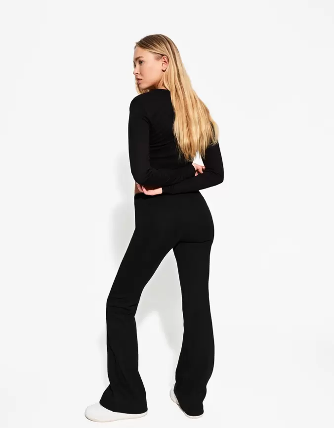 Pantalon flare offre à 22,99€ sur Bershka