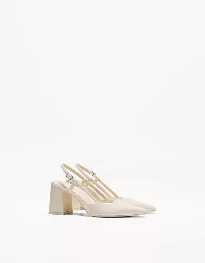 Chaussures à talon large type mules offre à 29,99€ sur Bershka