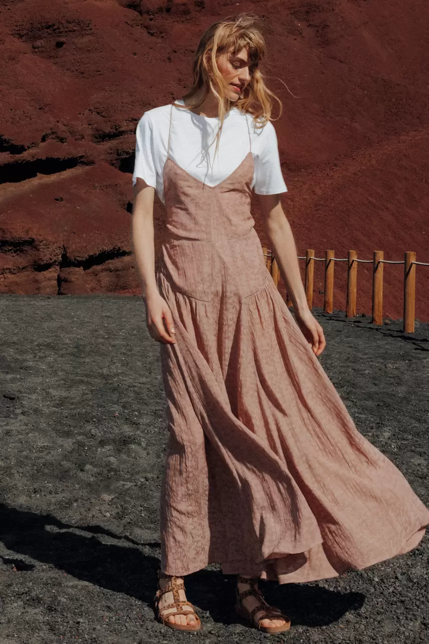 Robe longue à bretelles Femme offre à 79,99€ sur Promod