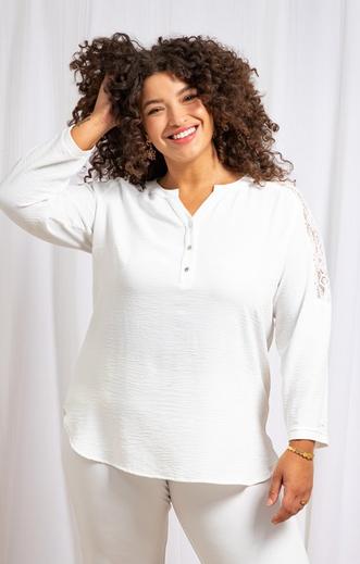 Blouse en dentelle offre à 55,95€ sur Toscane