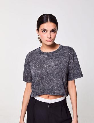 T-shirt crop top noir offre à 5,99€ sur Jennyfer