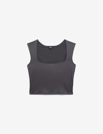 T-shirt à encolure carré gris fonce offre à 7,99€ sur Jennyfer