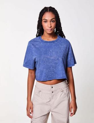 T-shirt crop top bleu indigo offre à 5,99€ sur Jennyfer