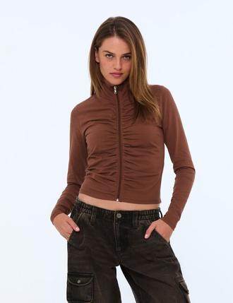 Gilet froncé marron offre à 19,99€ sur Jennyfer