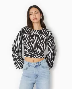 Blouse courte avec découpe dos motif zèbre offre à 25,99€ sur Pimkie