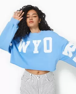 Sweat cropped base coupée avec NEW YORK offre à 13,99€ sur Pimkie