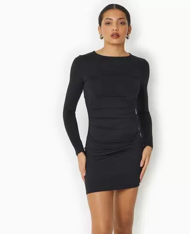 Robe courte en maille avec dos ouvert offre à 22,99€ sur Pimkie