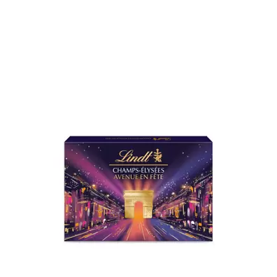 Assortiment de chocolats au lait, noir et blanc, fourrés. offre à 8,28€ sur franprix