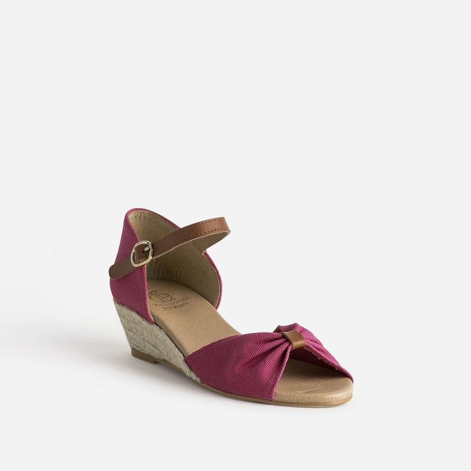 Sandale rose textile à petit talon compensé offre à 15€ sur Eram