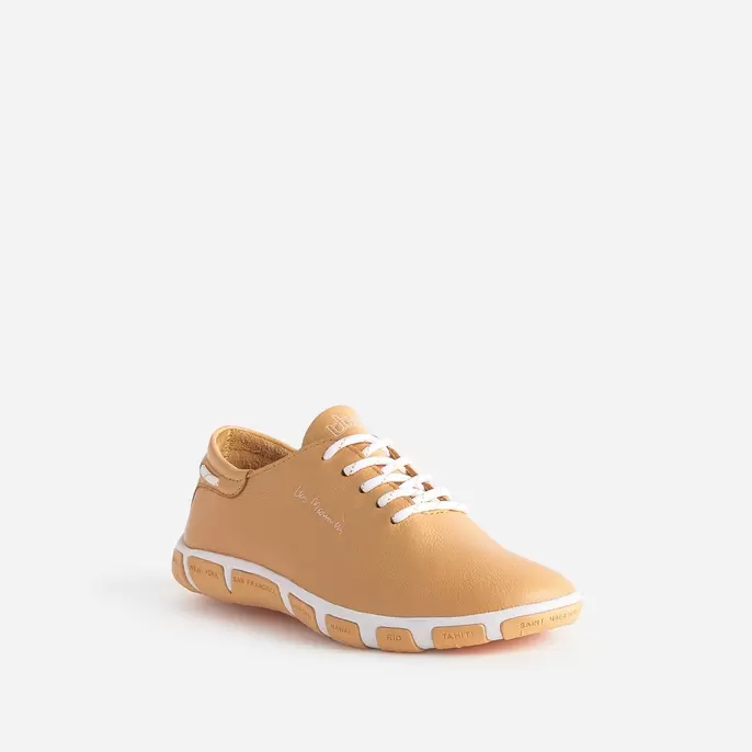 Tennis TBS orange en cuir à semelle bicolore offre à 69,99€ sur Eram