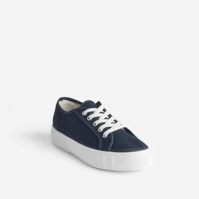 Tennis bleu marine en toile offre à 23,99€ sur Eram