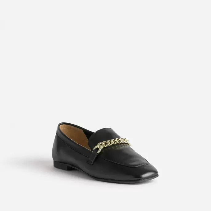 Mocassin noir en cuir chaîne-bijou offre à 47,99€ sur Eram