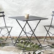 Table carree pliante riviera gris offre à 29,99€ sur Maxi Bazar